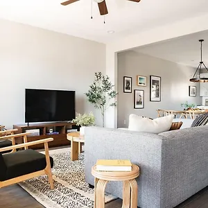 Cherokee By Avantstay Holiday home